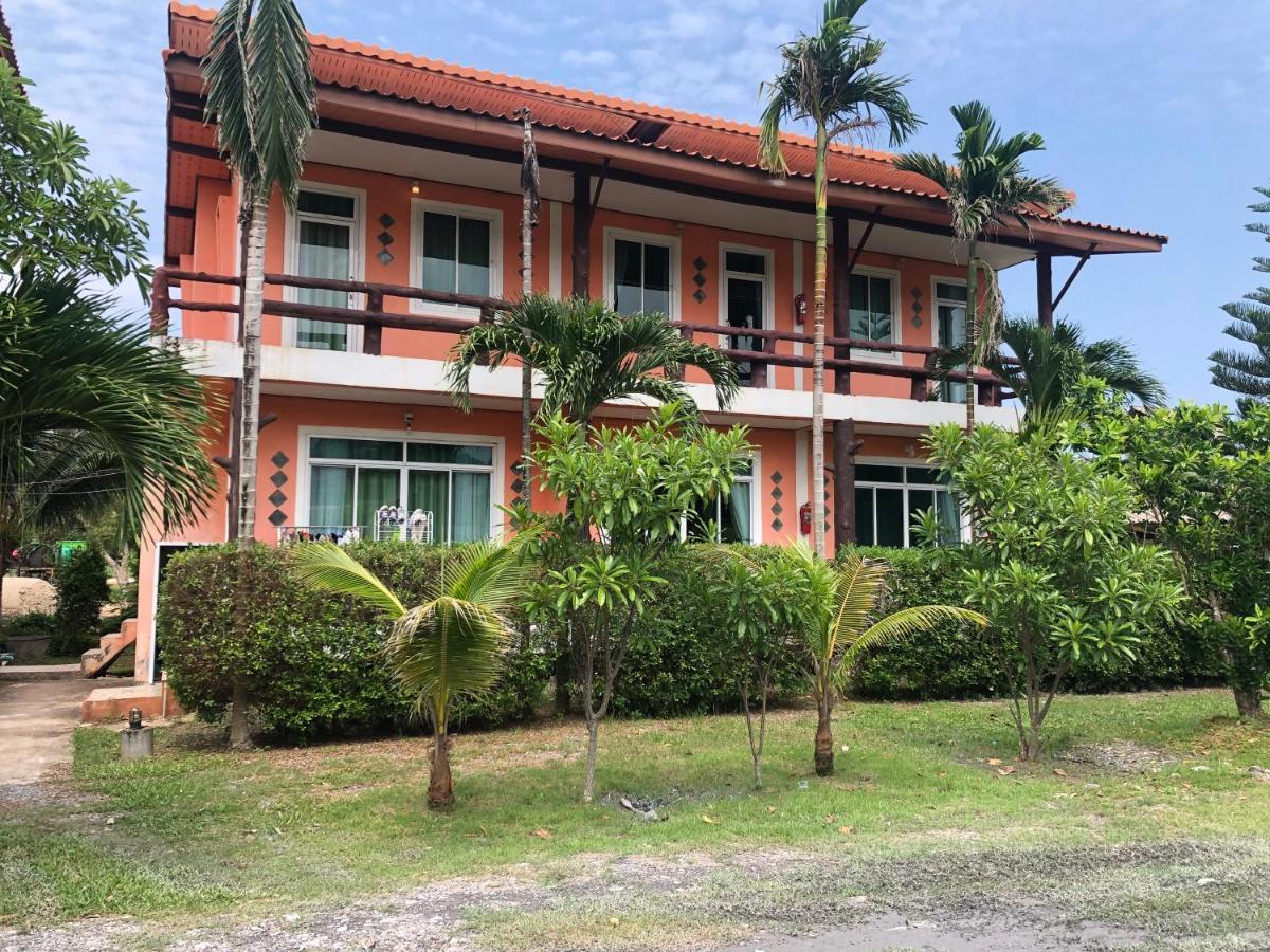 Lanta School Beach Resort Koh Lanta Exterior photo