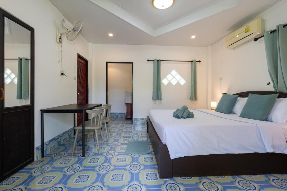 Lanta School Beach Resort Koh Lanta Exterior photo