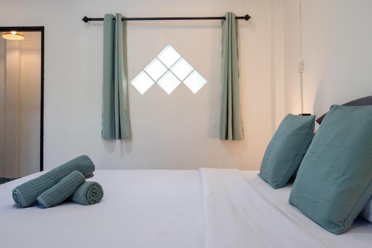 Lanta School Beach Resort Koh Lanta Exterior photo