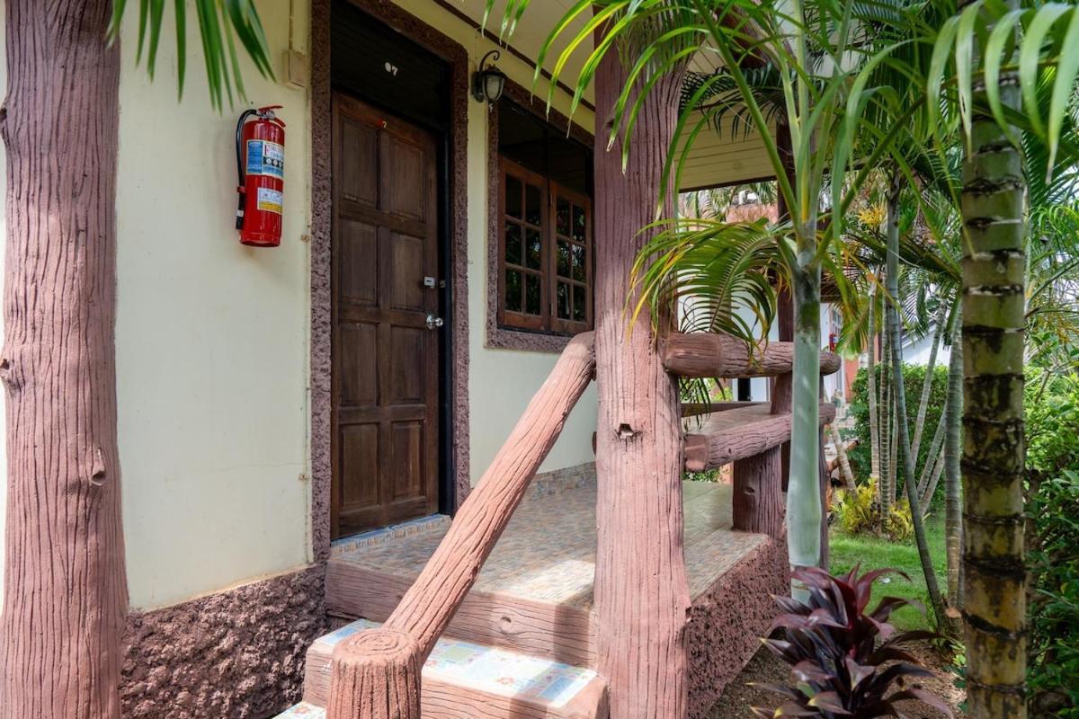 Lanta School Beach Resort Koh Lanta Exterior photo
