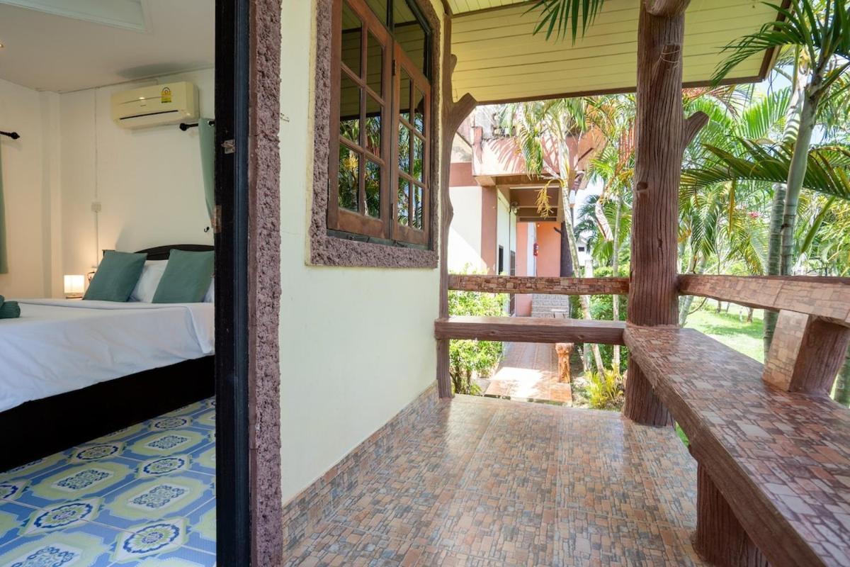 Lanta School Beach Resort Koh Lanta Exterior photo