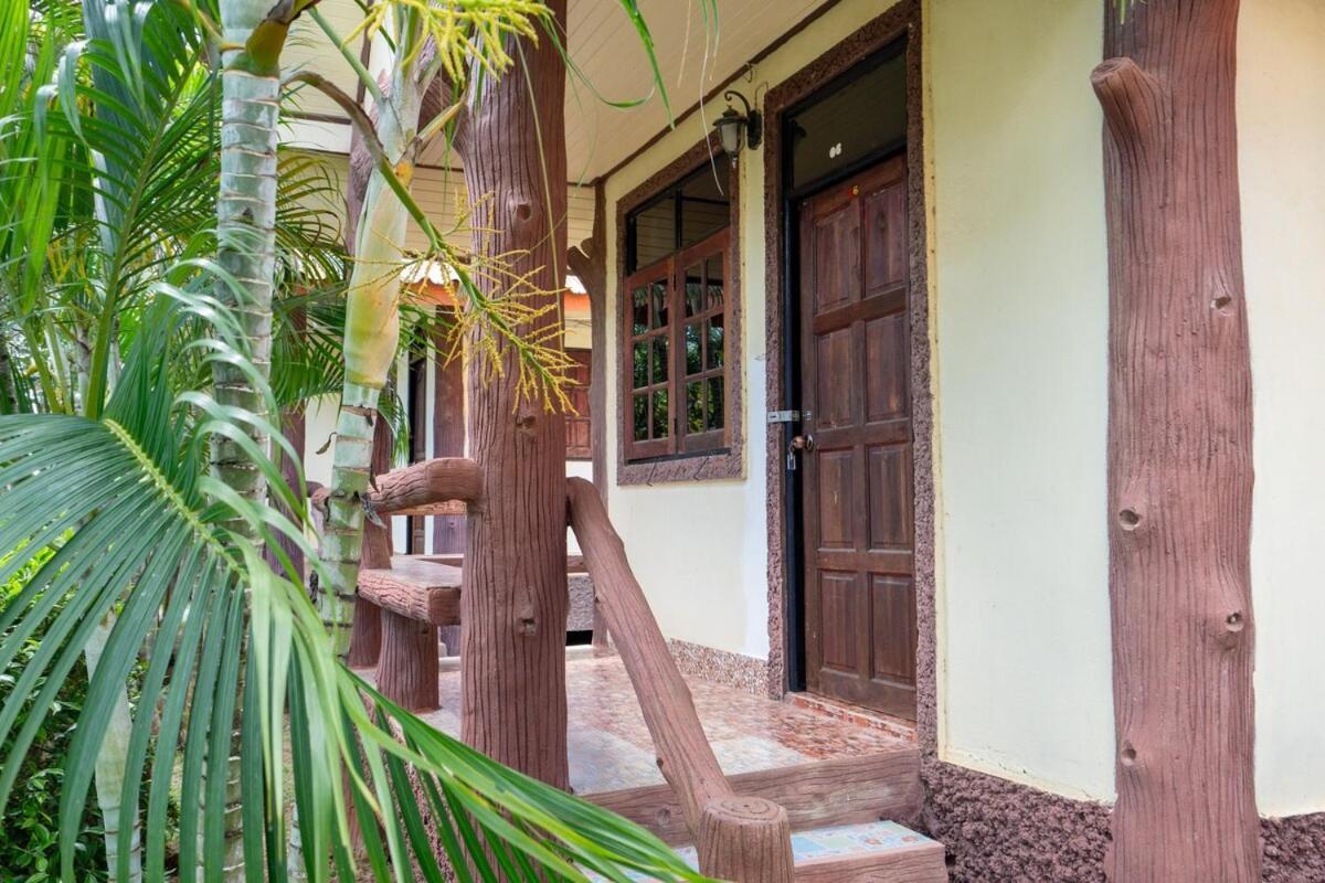 Lanta School Beach Resort Koh Lanta Exterior photo